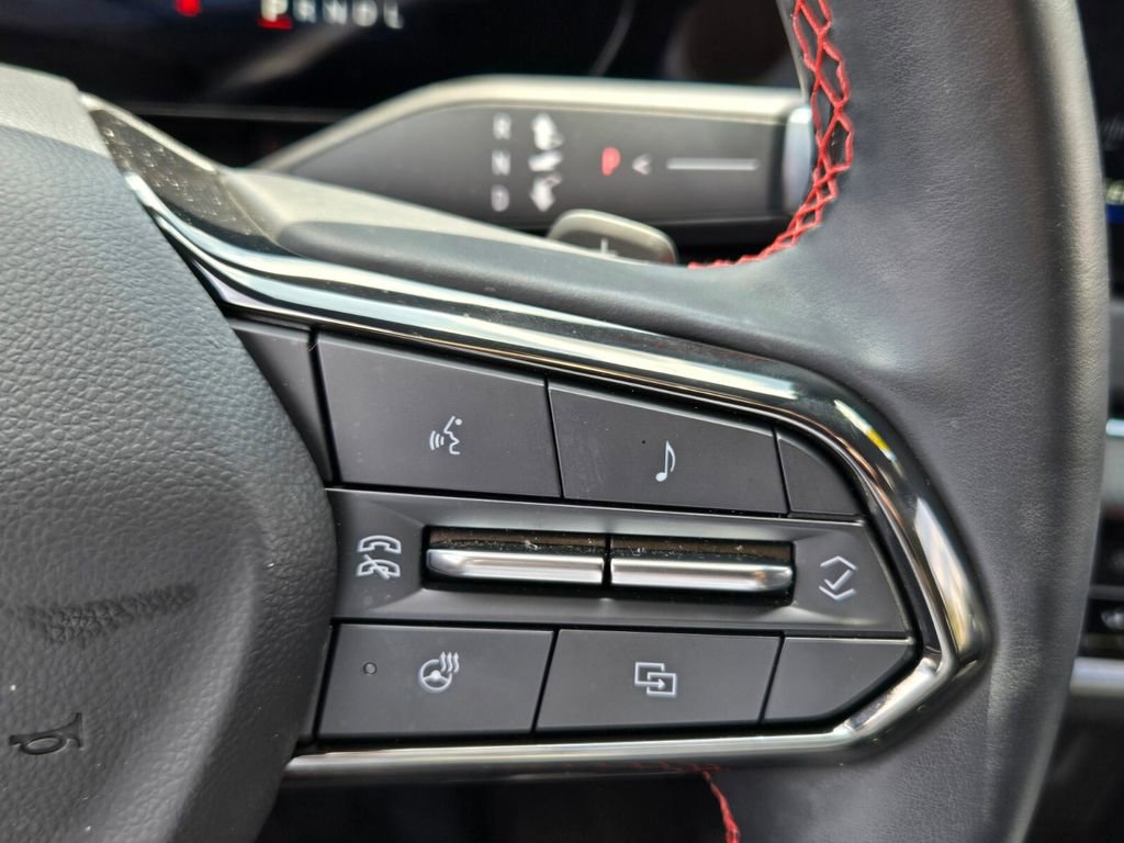 Used 2025 Chevrolet Equinox RS w/ Safety and Technology Package image 25