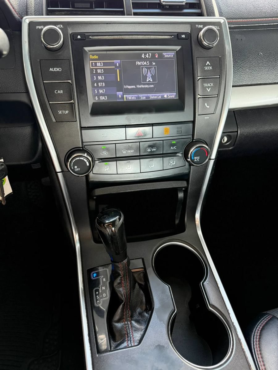 Used 2017 Toyota Camry SE FWD image 13