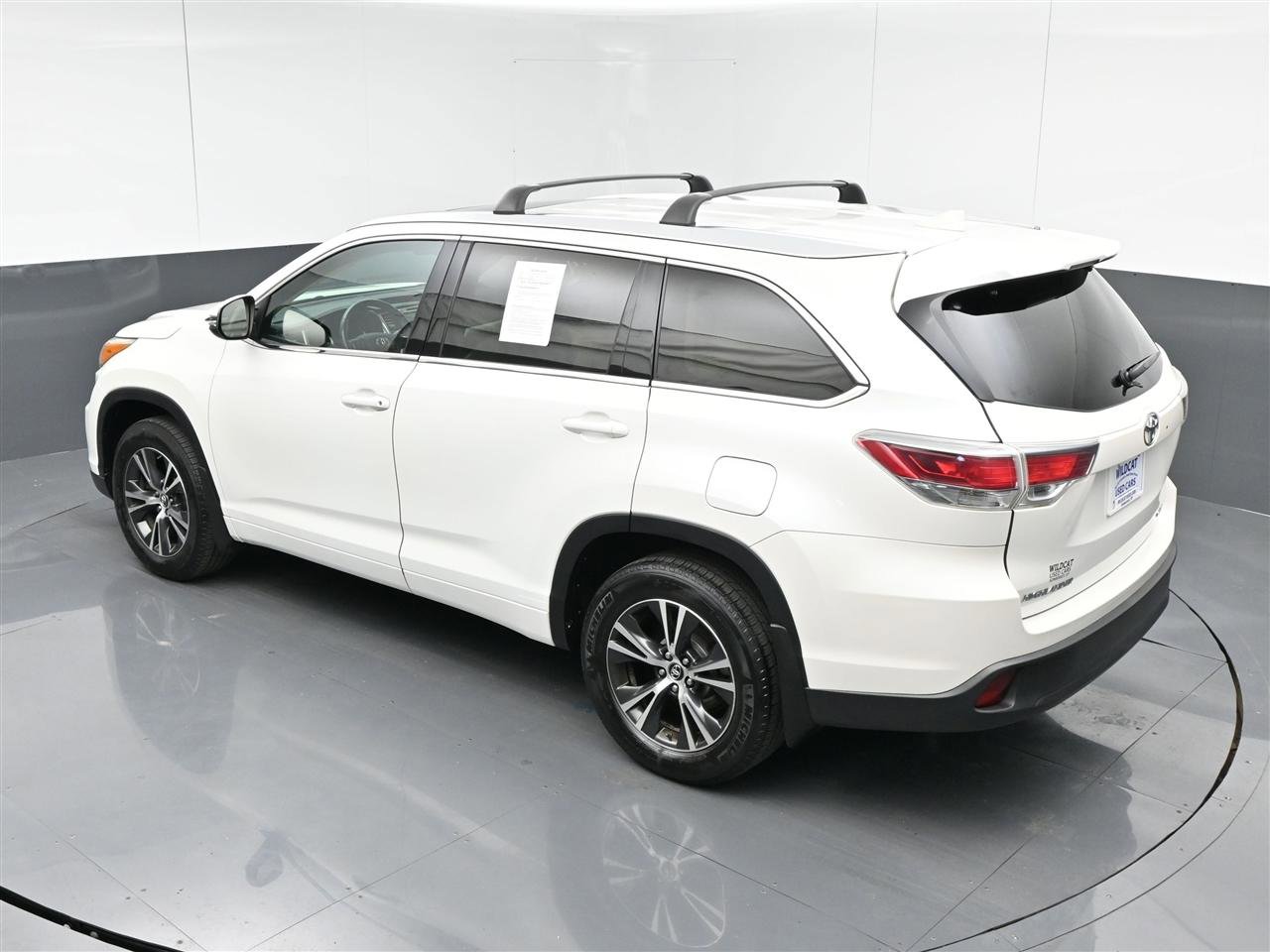 Used 2016 Toyota Highlander XLE AWD/4WD image 27