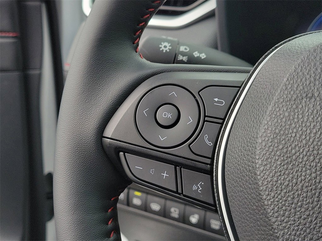 Used 2025 Toyota RAV4 XSE w/ Premium Package image 31