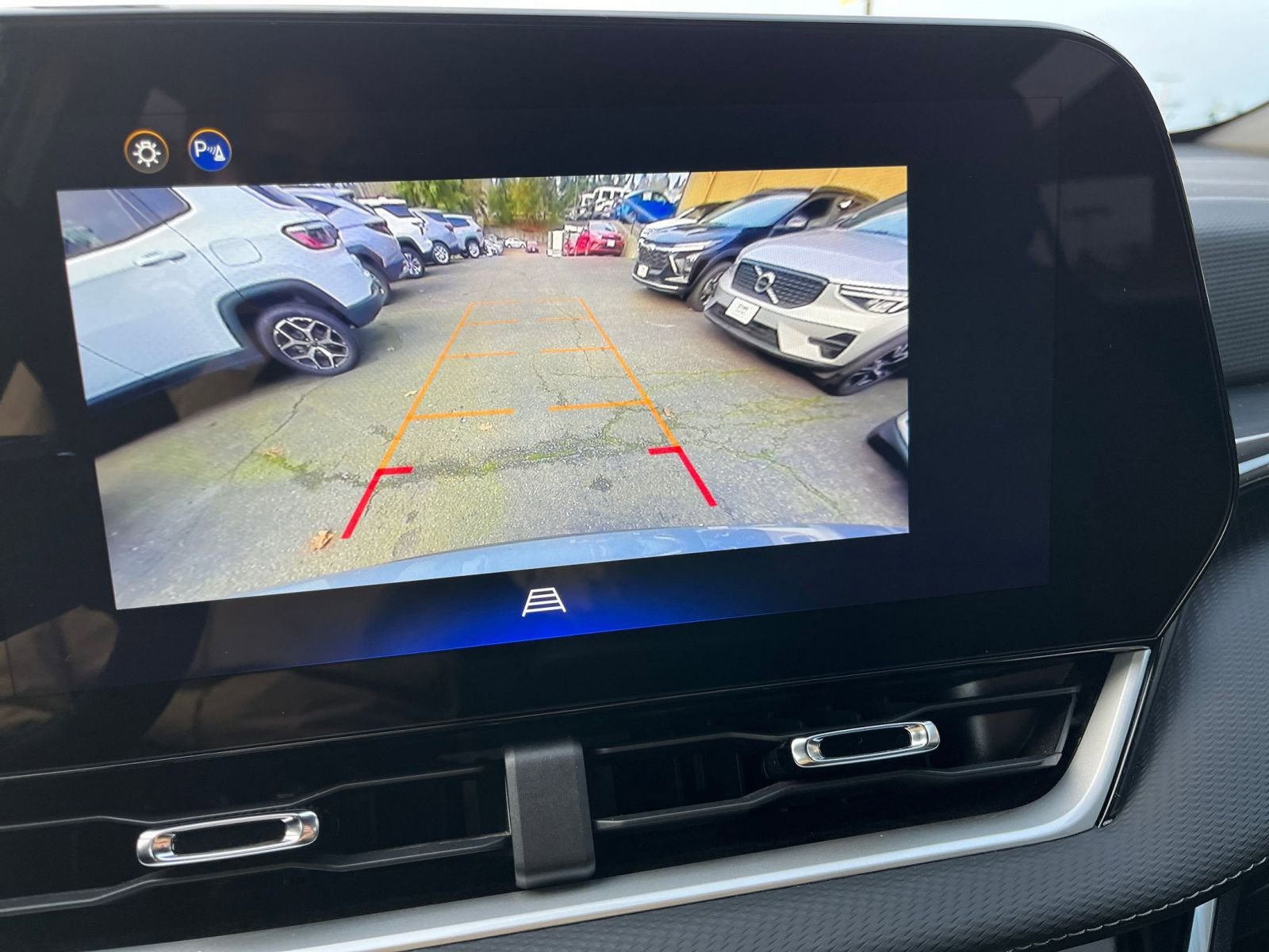 Used 2025 Chevrolet Equinox LT image 17