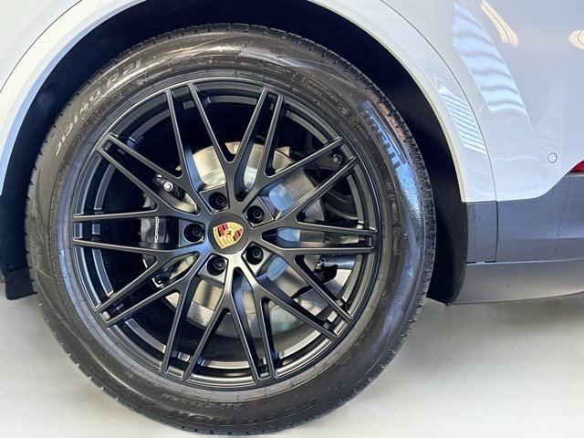 New 2026 Porsche Cayenne Coupe AWD/4WD image 24