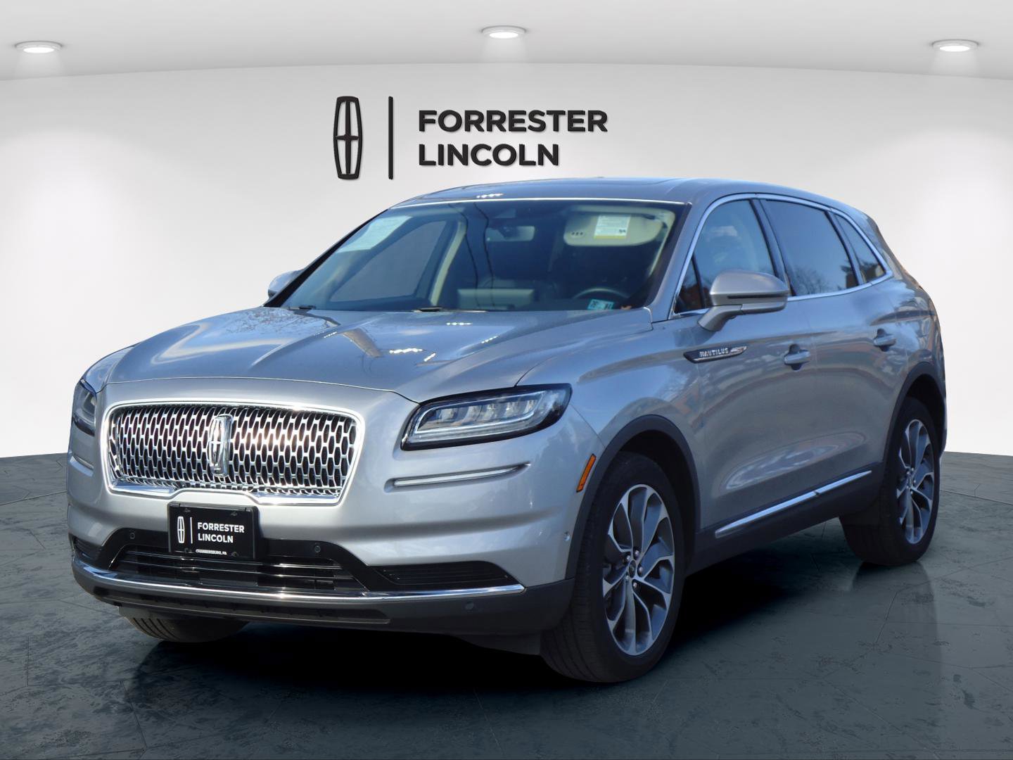 Used 2023 Lincoln Nautilus Reserve w/ Equipment Group 201A AWD/4WD image 7