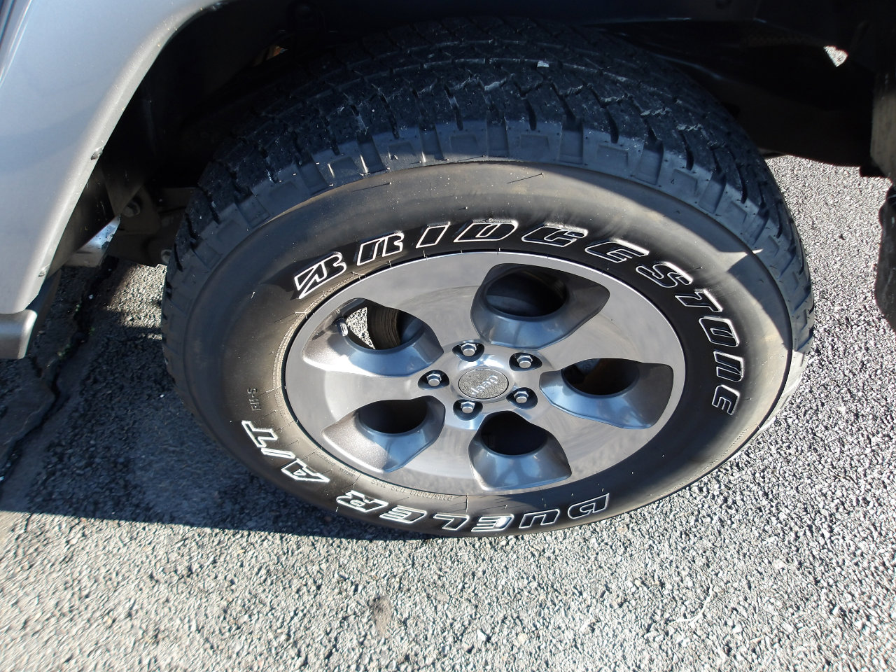 Used 2018 Jeep Wrangler Unlimited Sahara image 25