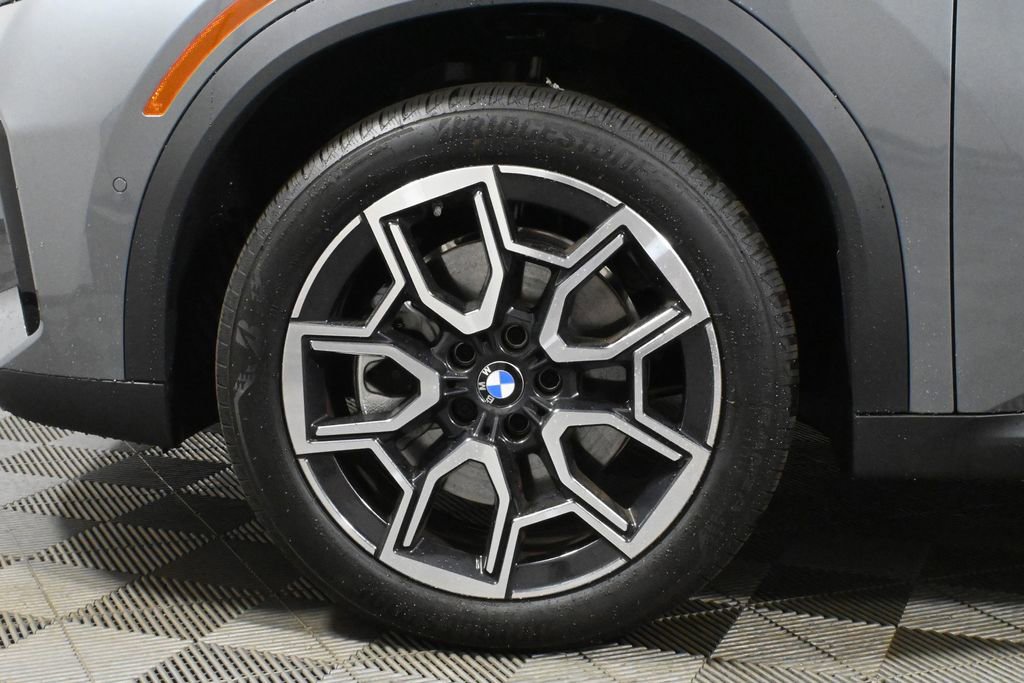 Certified 2025 BMW X2 xDrive28i w/ Technology Package image 12