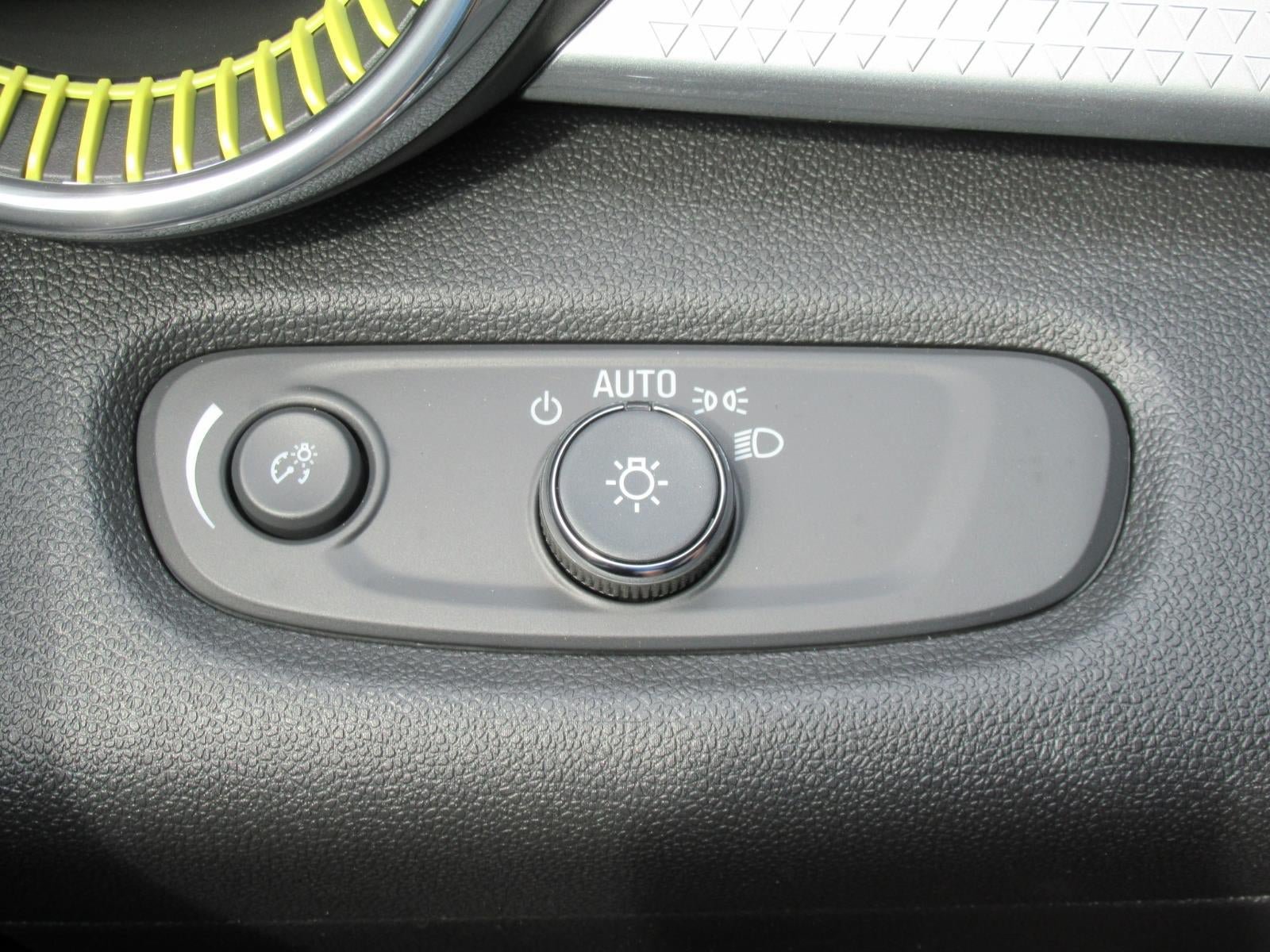 New 2026 Chevrolet Trax LT FWD image 21