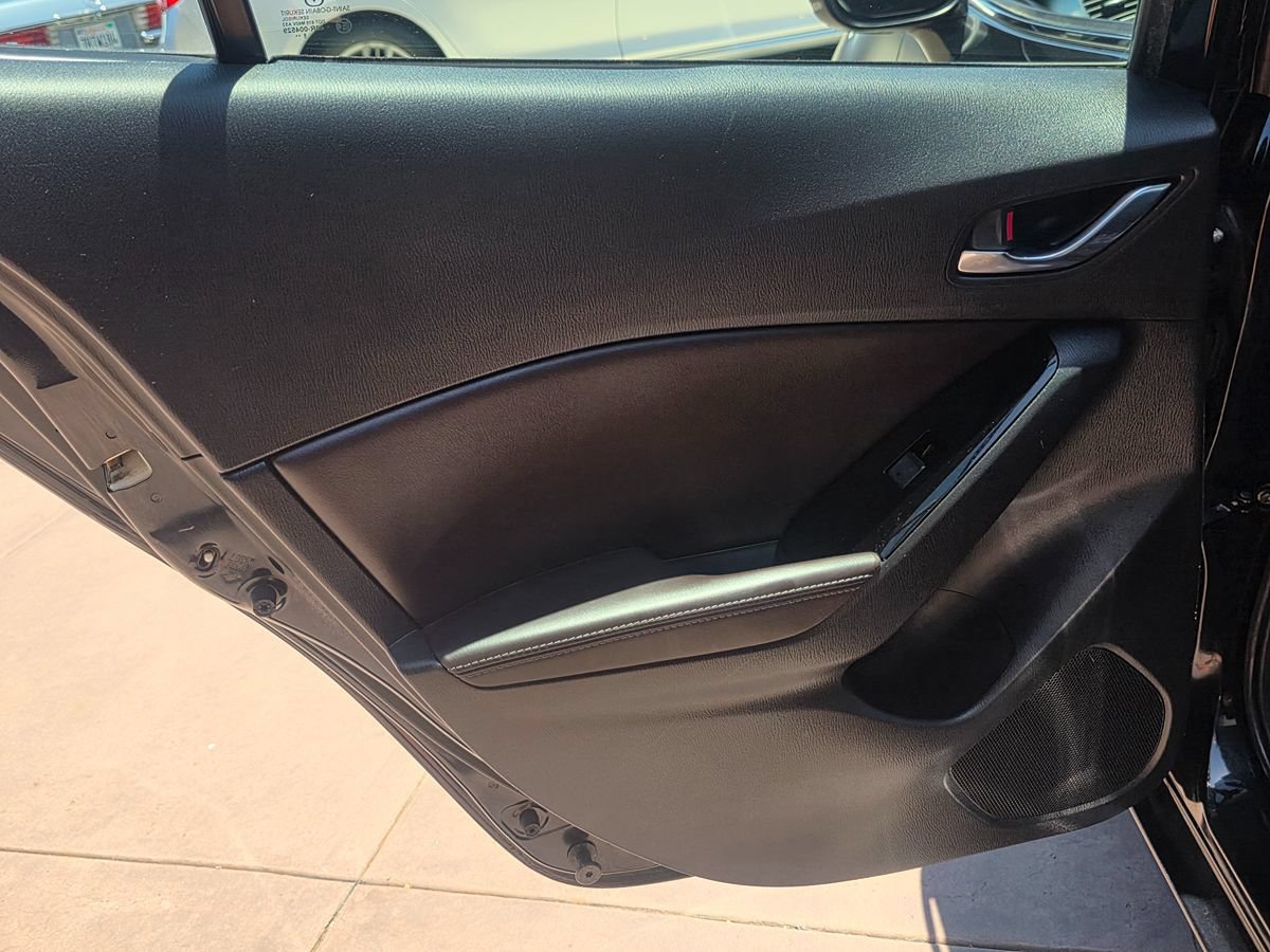 Used 2018 MAZDA MAZDA3 Touring FWD image 24