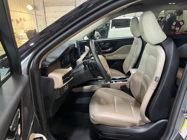 Certified 2025 Lincoln Corsair Reserve AWD/4WD image 16