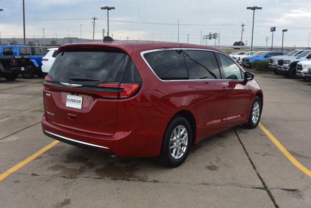 New 2026 Chrysler Pacifica Select image 5