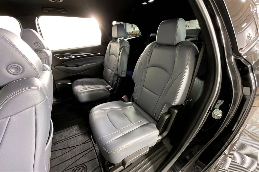 Used 2022 Buick Enclave Essence w/ Sport Touring Edition image 36
