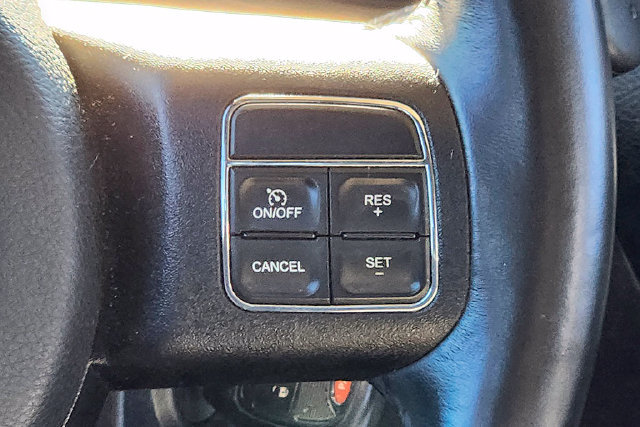 Used 2017 Jeep Wrangler Unlimited Sahara w/ Connectivity Group AWD/4WD image 11