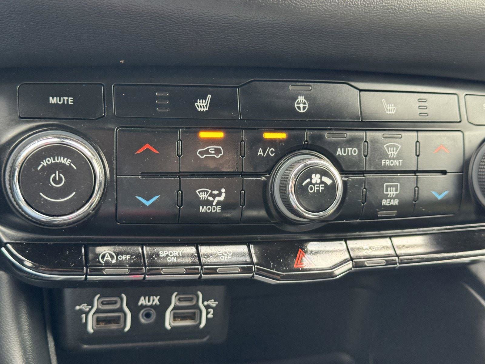 Used 2024 Dodge Durango SXT image 18