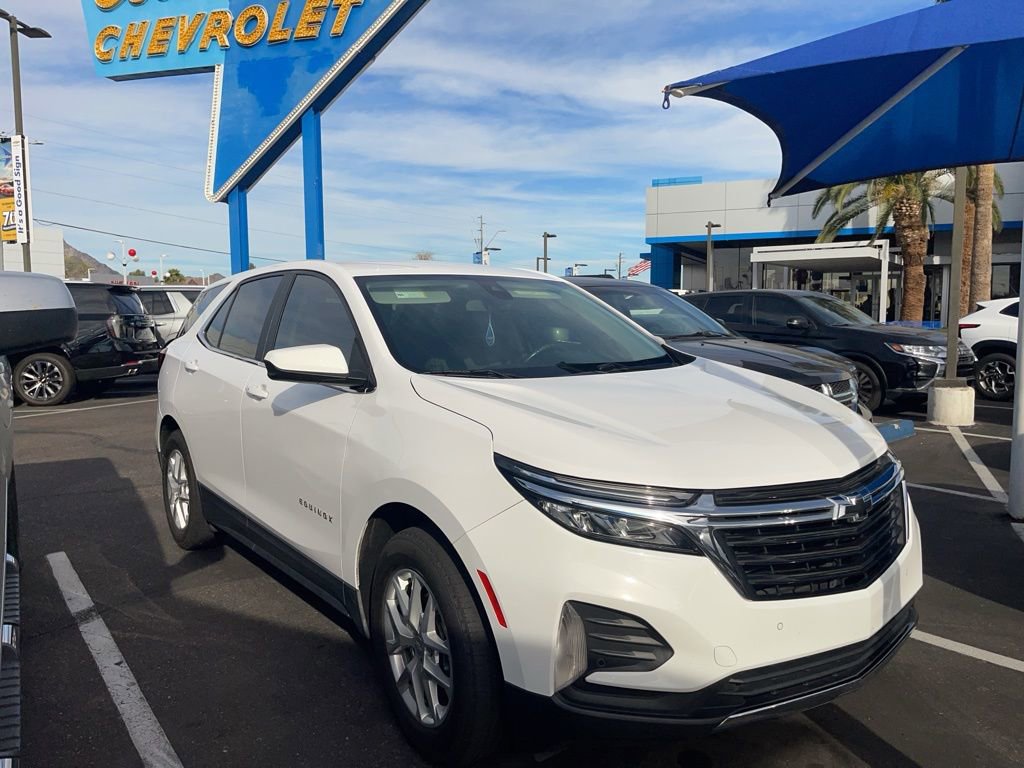 Used 2022 Chevrolet Equinox LT image 2