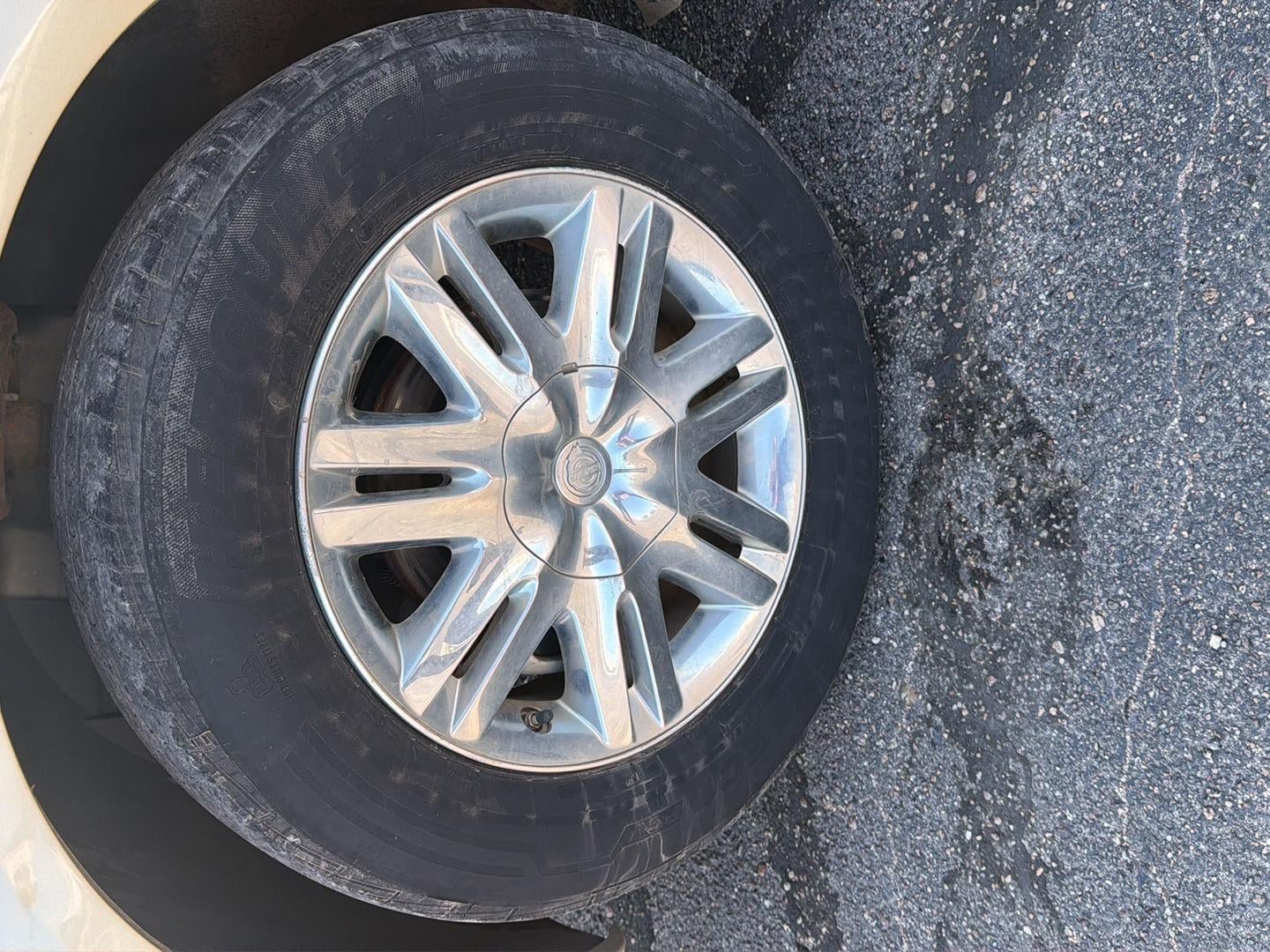Used 2010 Chrysler Town & Country Limited w/ Entertainment Group #3 FWD image 31