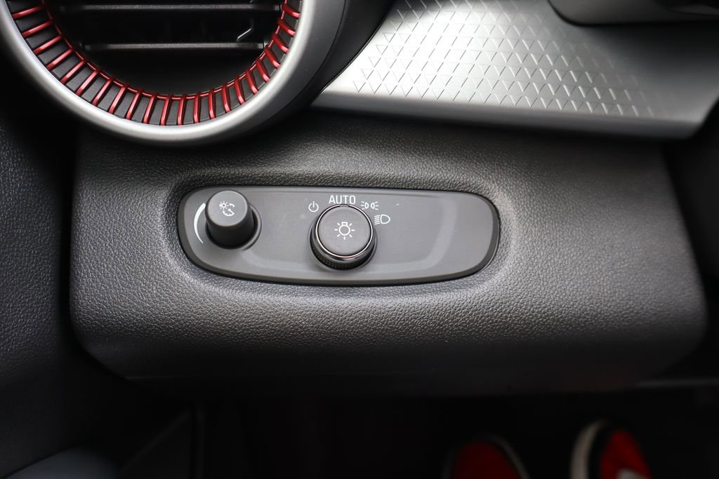 Used 2024 Chevrolet Trax RS w/ Driver Confidence Package FWD image 8