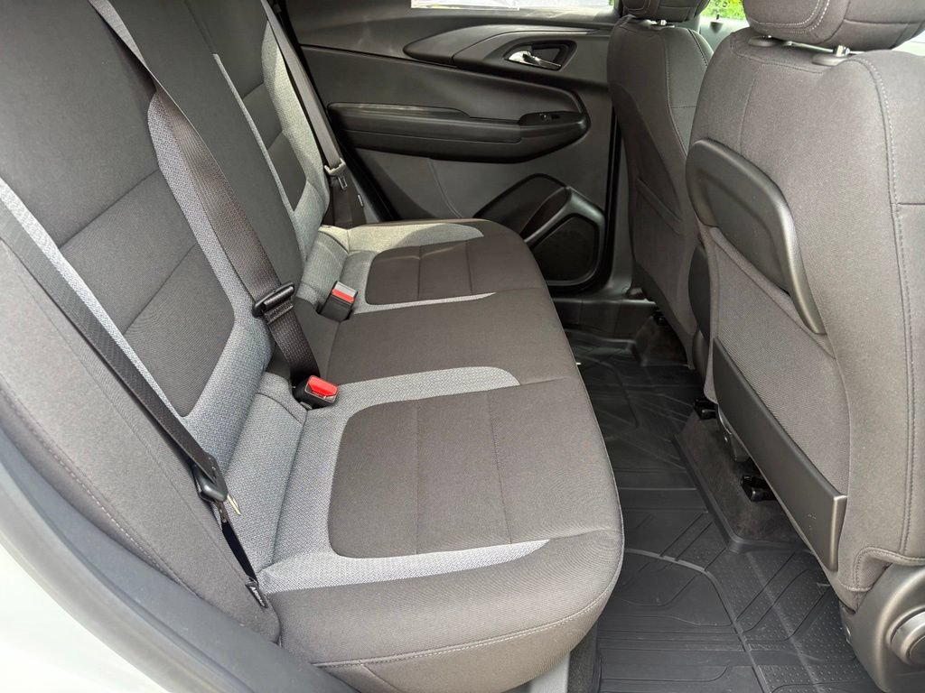 Used 2024 Chevrolet TrailBlazer LT FWD image 33