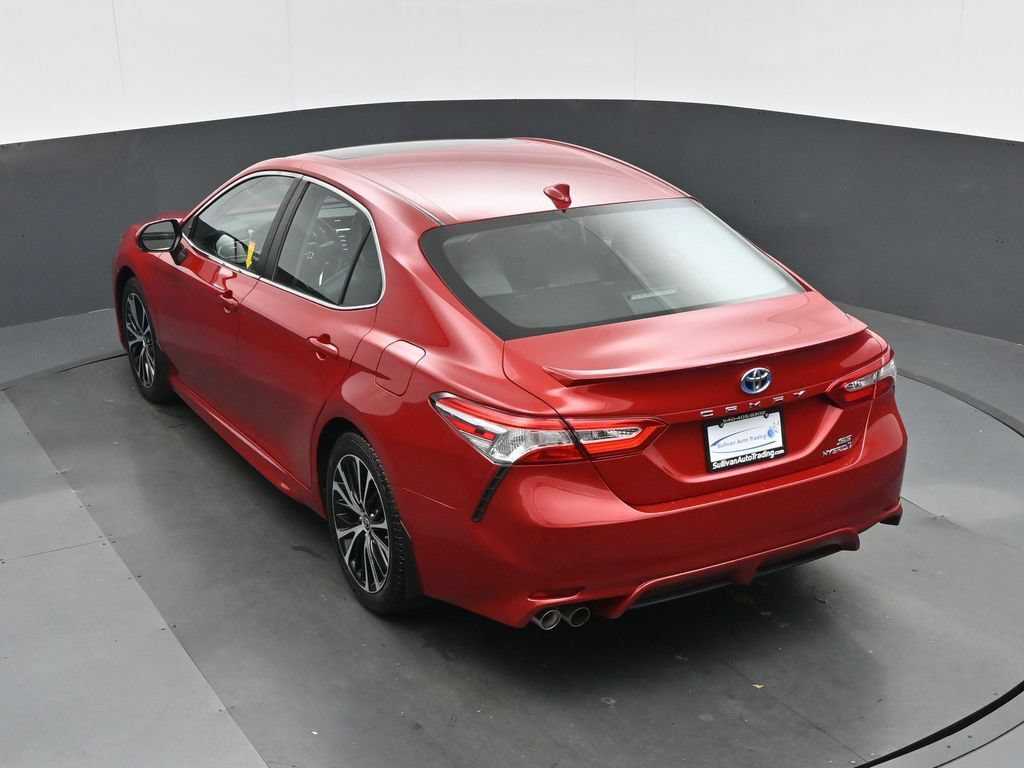 Used 2020 Toyota Camry SE w/ Sunroof Package FWD image 59
