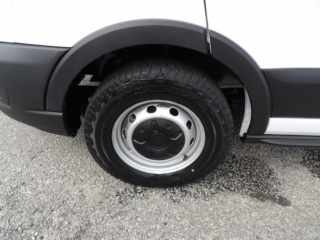 Used 2016 Ford Transit 250 148 Medium Roof RWD image 44