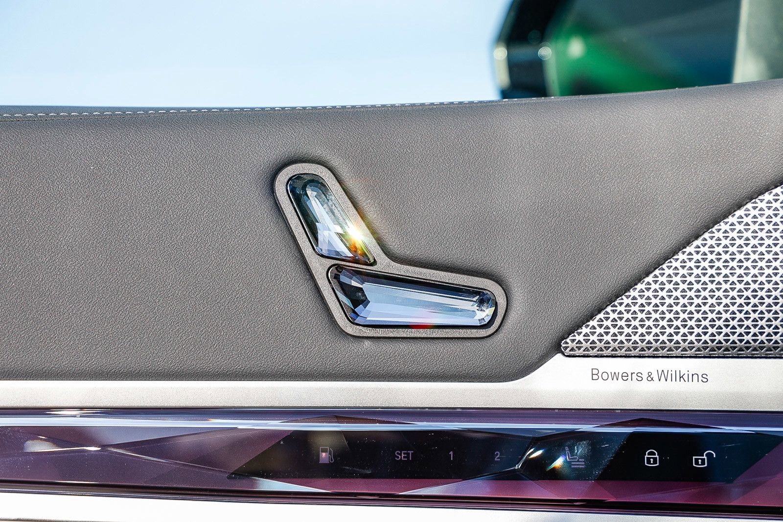 Used 2026 BMW 750e xDrive image 22