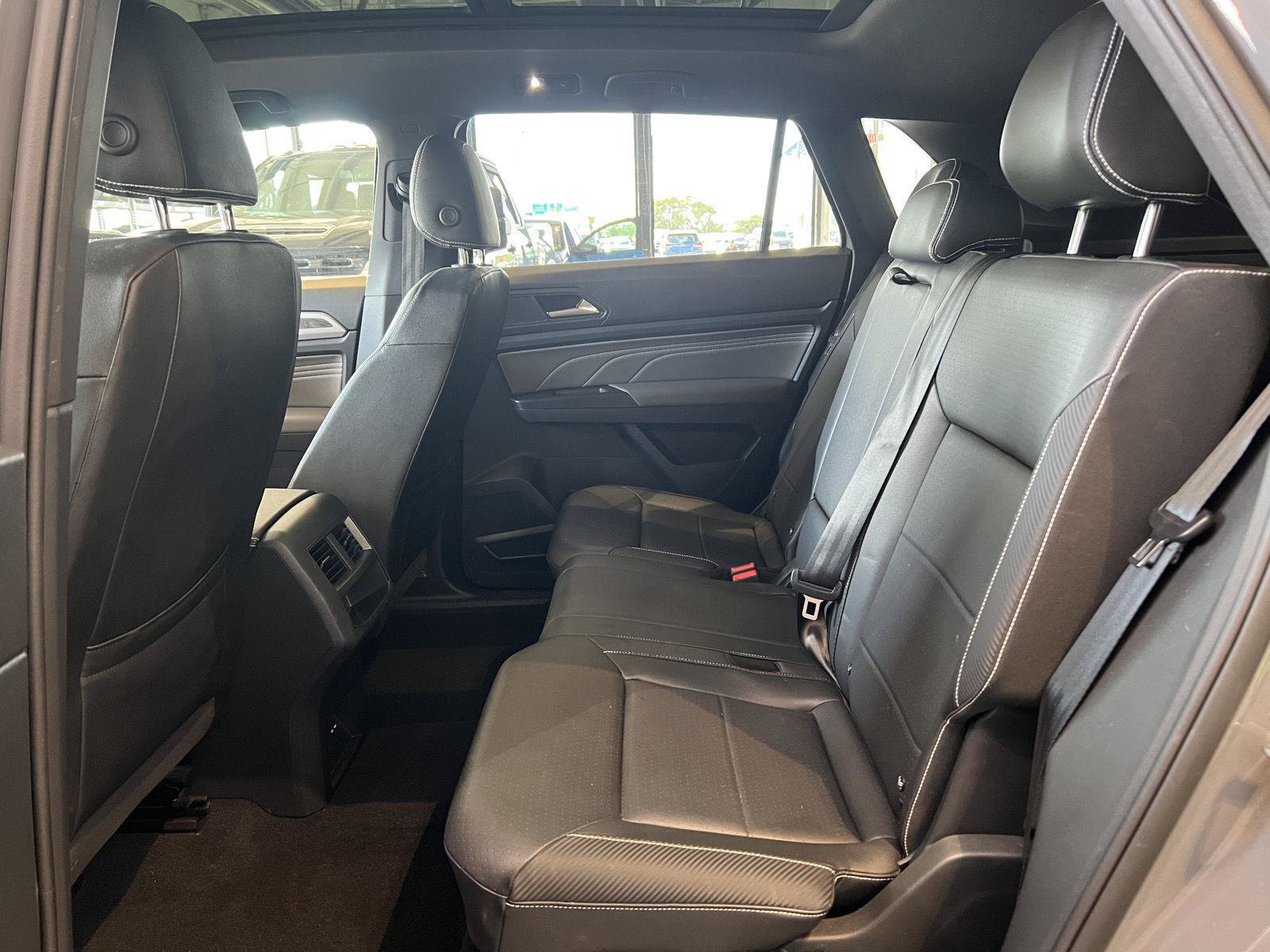 Used 2021 Volkswagen Atlas Cross Sport SE w/ Panoramic Sunroof Package AWD/4WD image 35