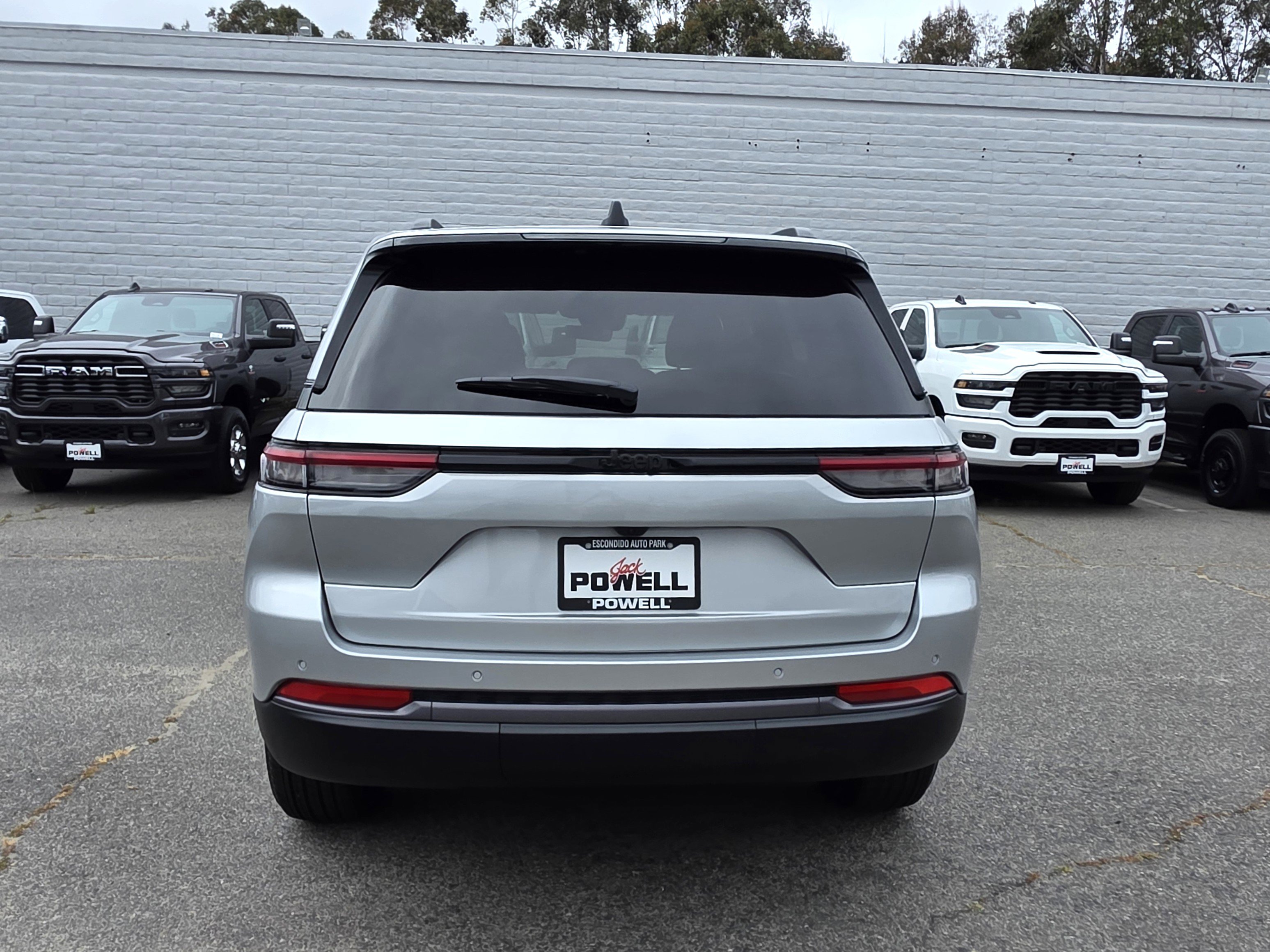 New 2026 Jeep Grand Cherokee Altitude RWD image 4