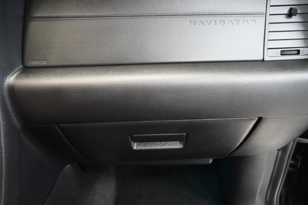 Used 2015 Lincoln Navigator L 4WD image 37