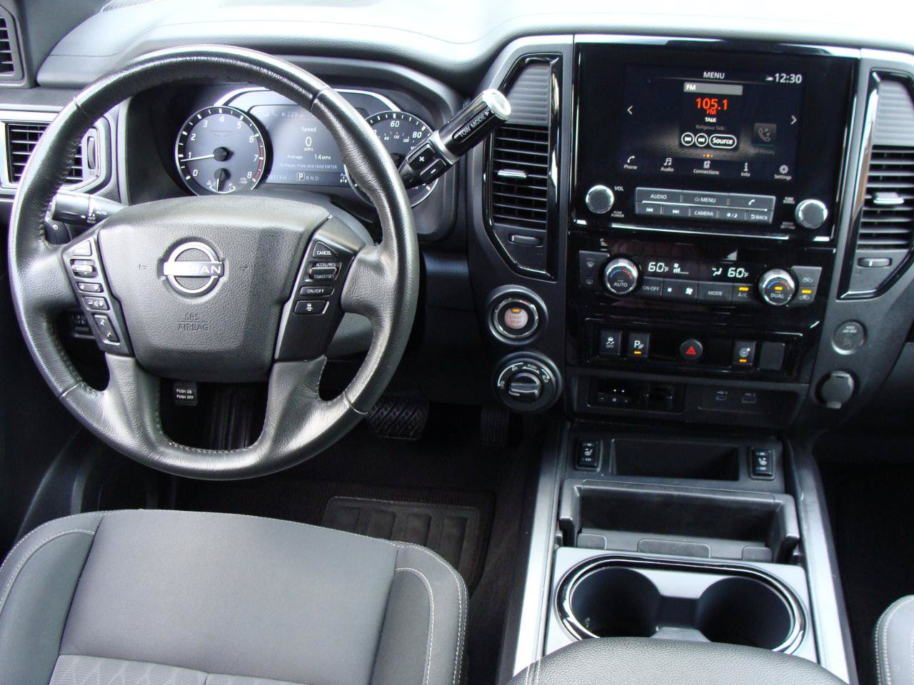 Used 2024 Nissan Titan SV w/ SV Convenience Package AWD/4WD image 9