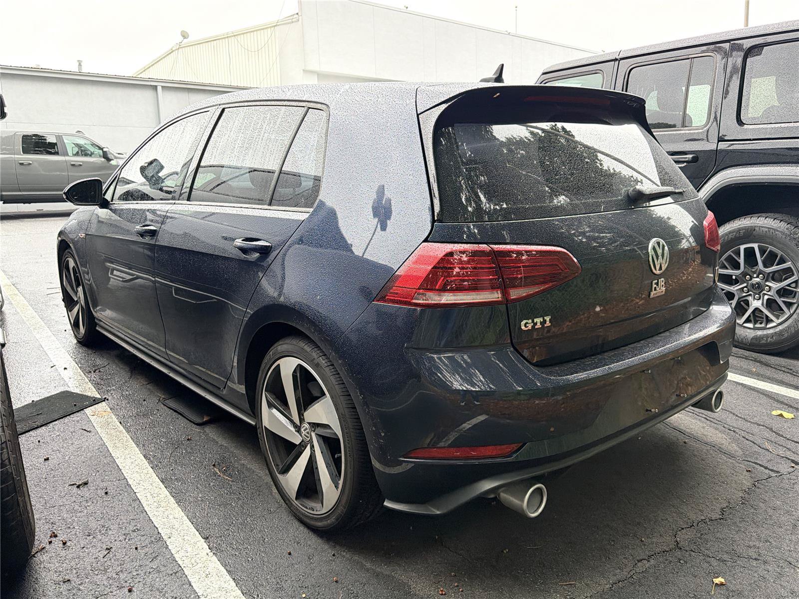 Used 2018 Volkswagen GTI SE FWD image 6