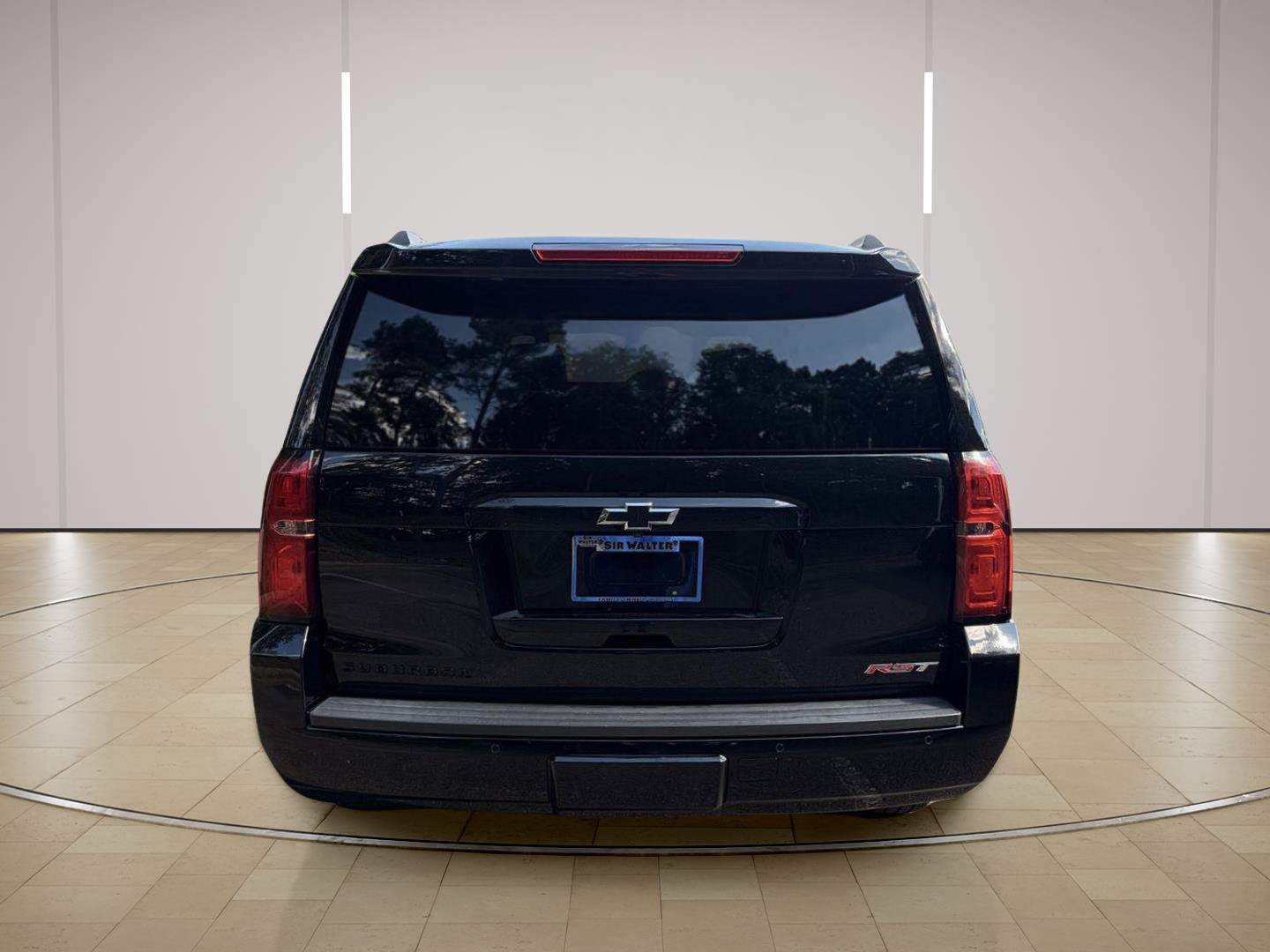 Used 2019 Chevrolet Suburban Premier AWD/4WD image 4
