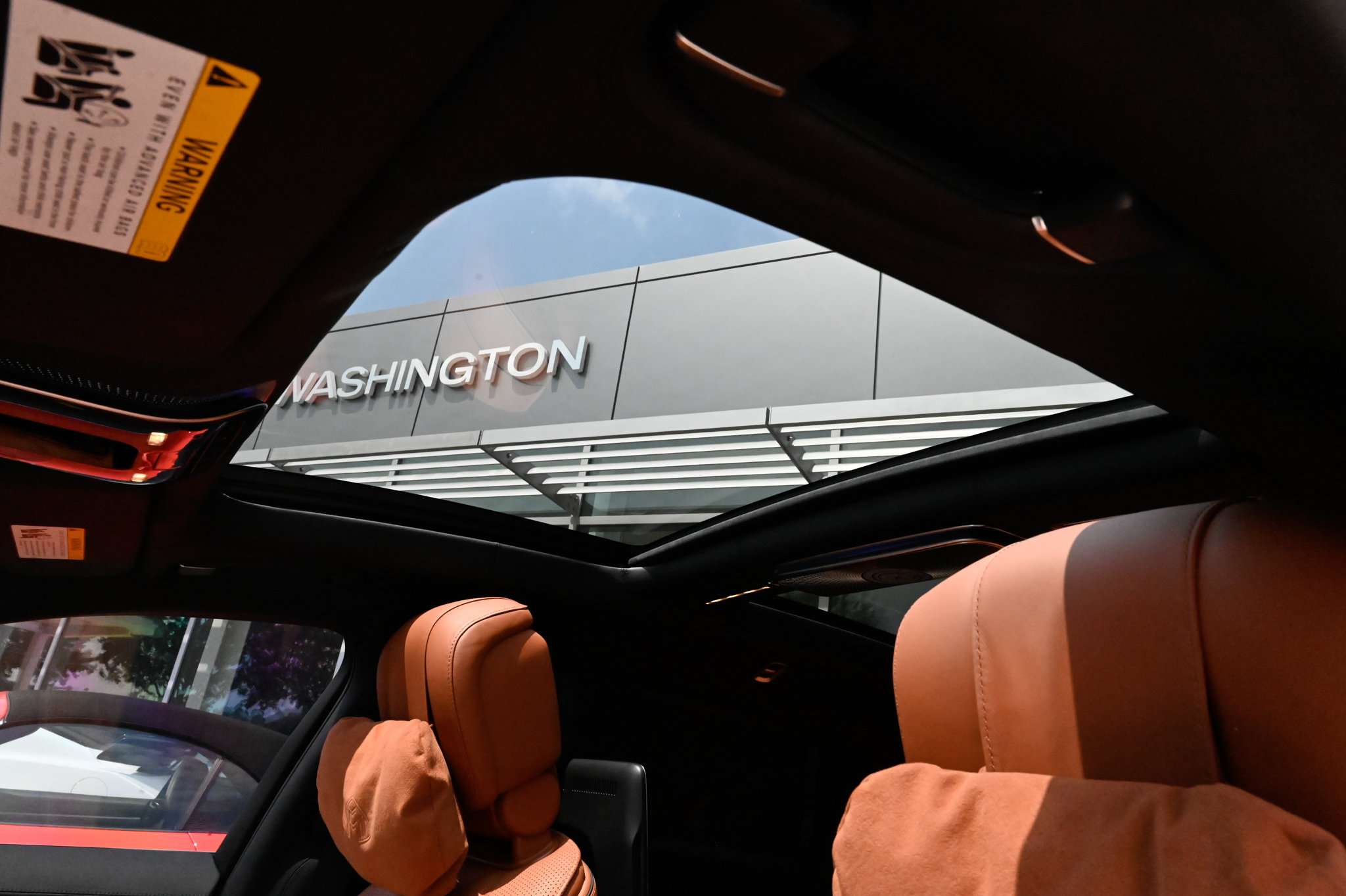 Used 2023 Mercedes-Benz Maybach S 680 4MATIC w/ Manufaktur Leather Package image 34