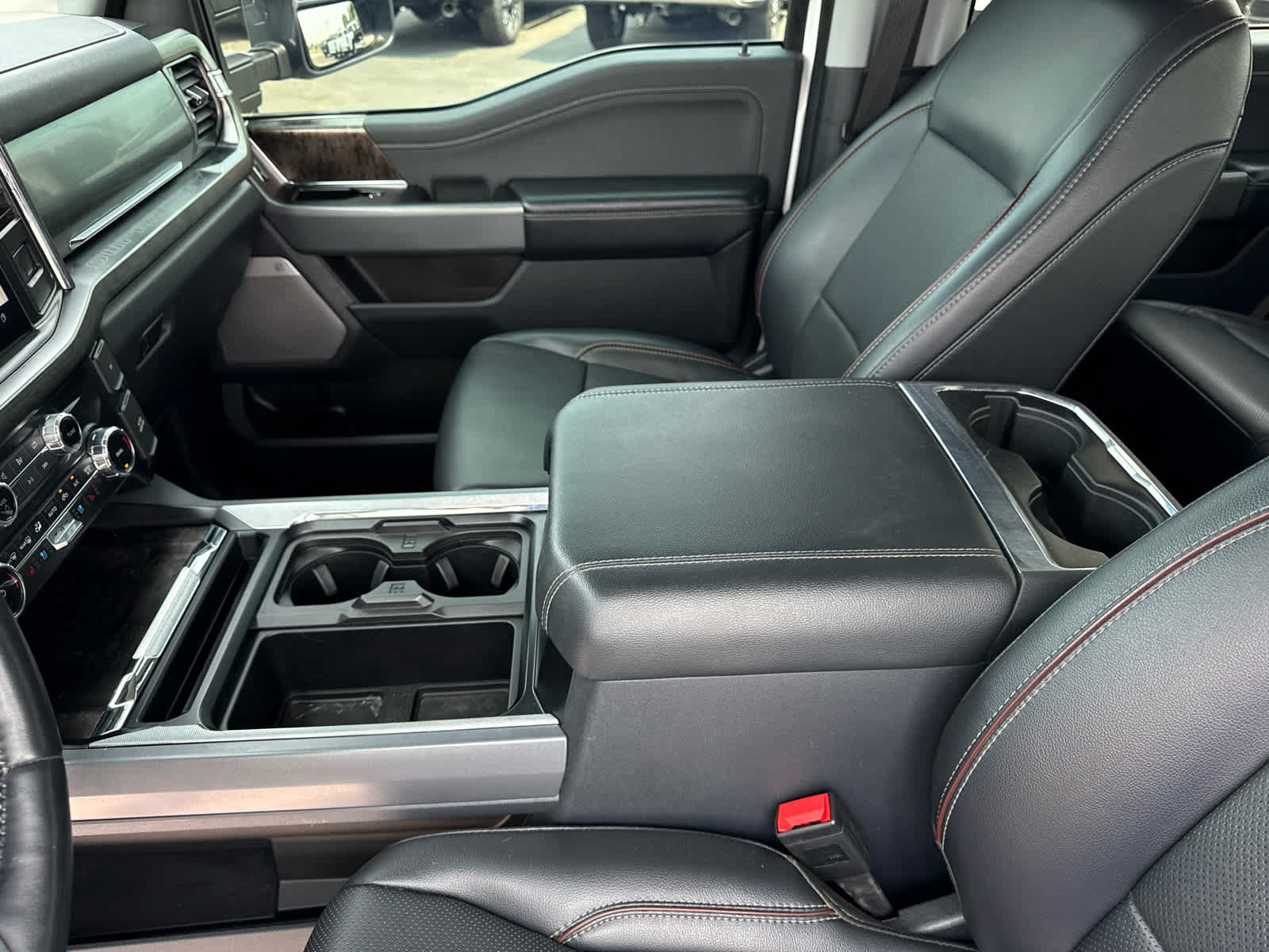 Used 2024 Ford F350 Lariat w/ FX4 Off-Road Package AWD/4WD image 20