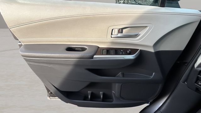 Used 2024 Toyota Sienna XLE image 17