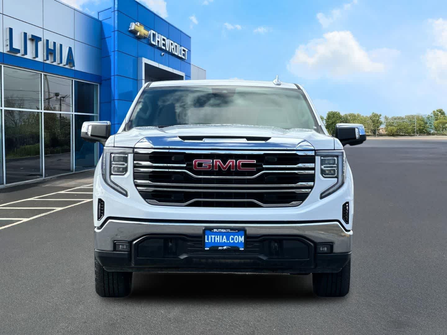 Used 2024 GMC Sierra 1500 SLT AWD/4WD image 10