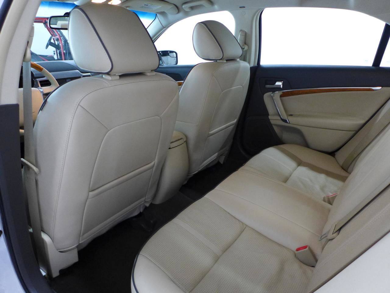 Used 2011 Lincoln MKZ FWD image 47