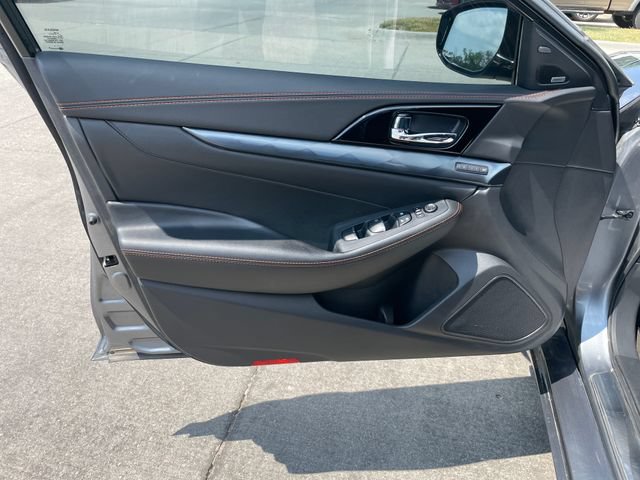Used 2021 Nissan Maxima SR w/ Sport Mat Group FWD image 11