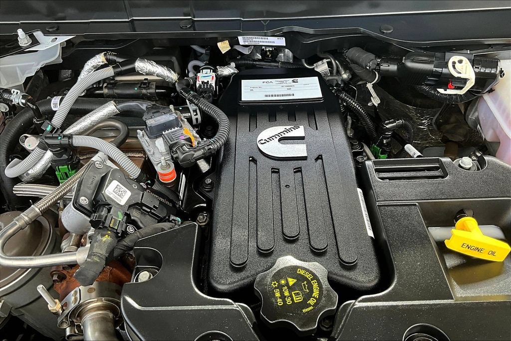Used 2026 RAM 2500 Laramie AWD/4WD image 33