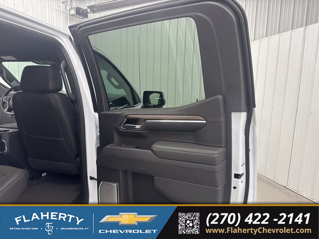New 2026 Chevrolet Silverado 1500 High Country w/ Technology Package AWD/4WD image 16