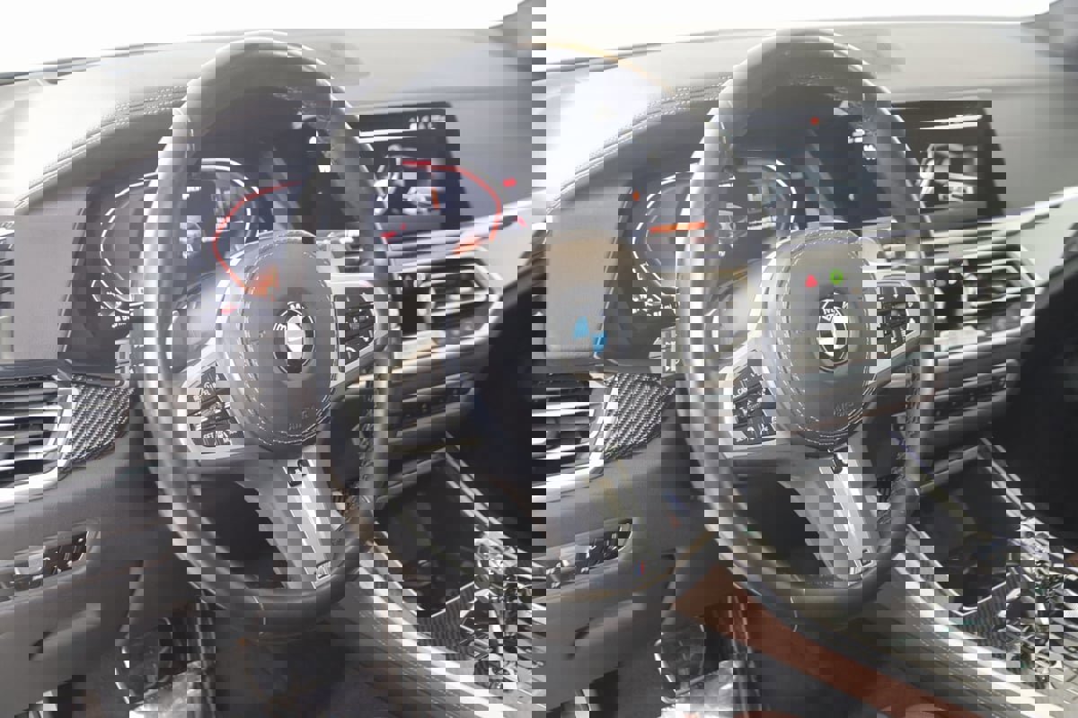 Used 2023 BMW X5 M50i w/ Executive Package image 6