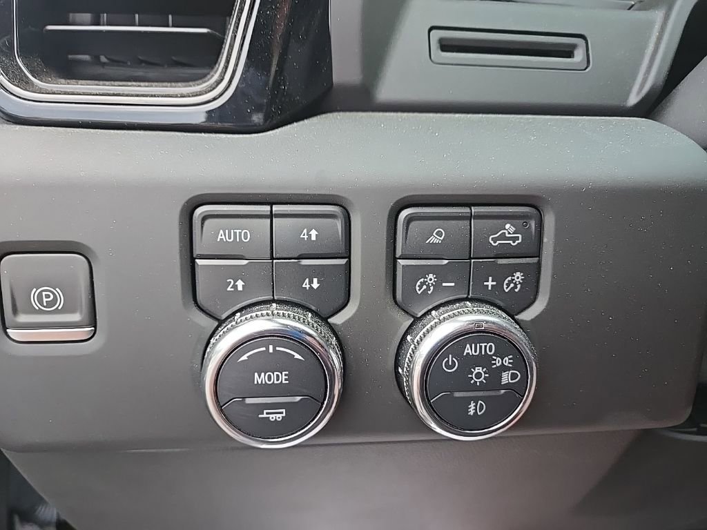 Used 2023 GMC Sierra 1500 AT4 w/ AT4 Premium Package image 25