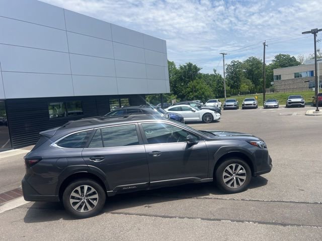 Used 2025 Subaru Outback w/ Popular Package #1A AWD/4WD image 3
