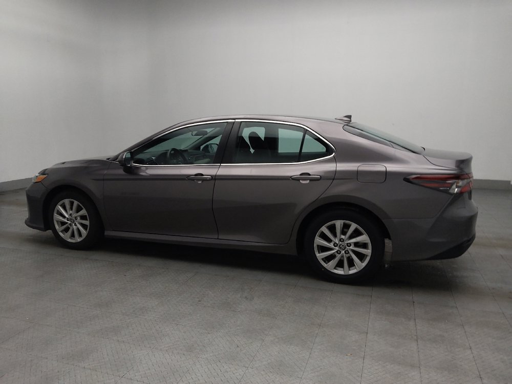 Used 2022 Toyota Camry LE image 3