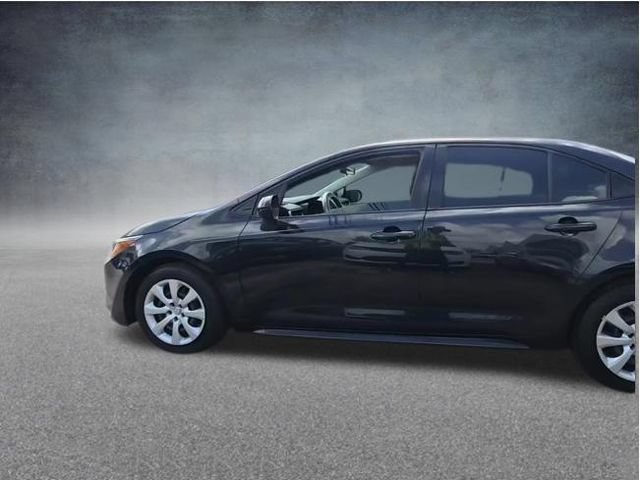 Used 2021 Toyota Corolla LE FWD image 2