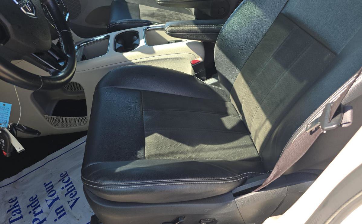 Used 2019 Dodge Grand Caravan SXT image 7