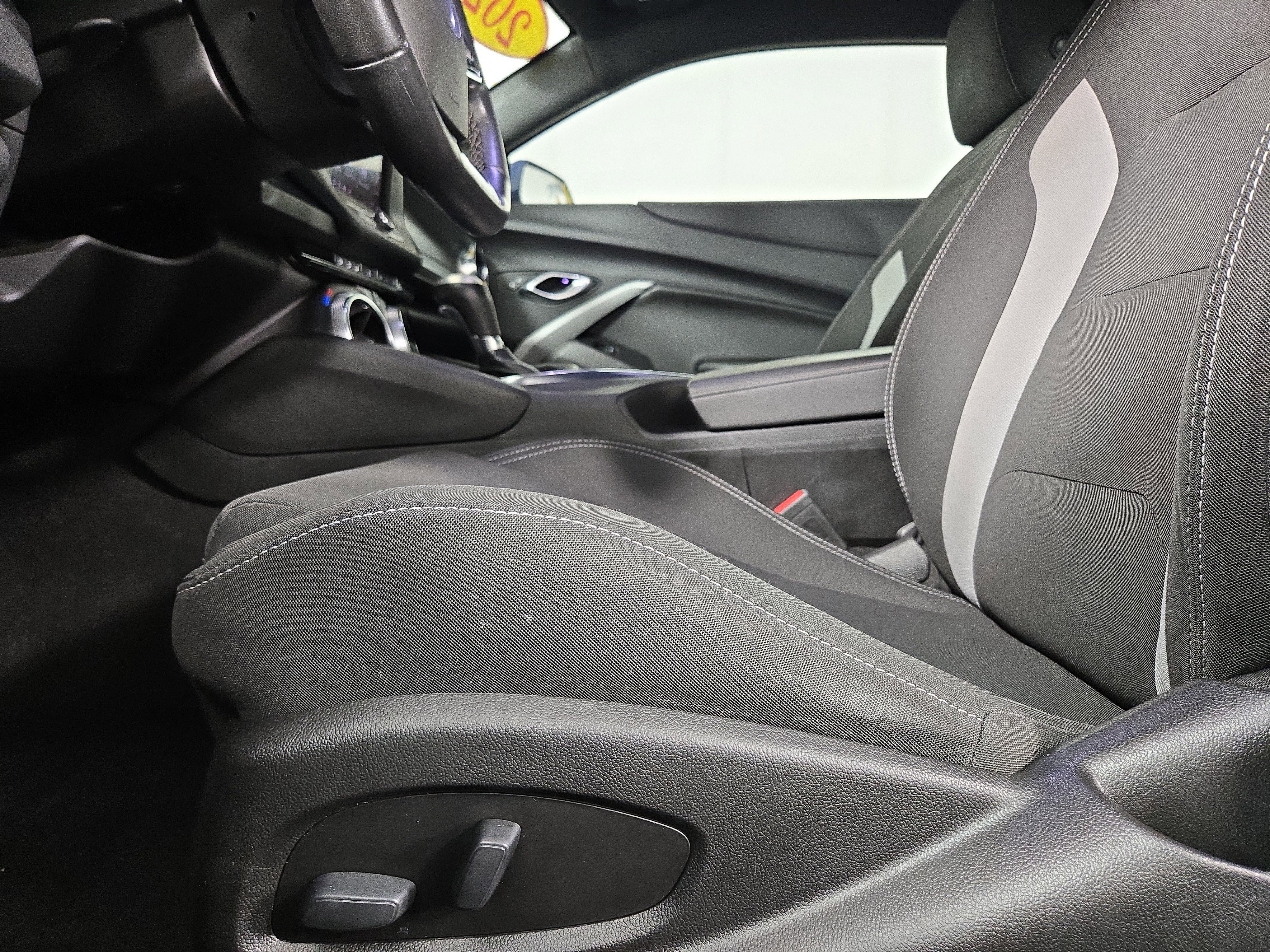 Certified 2021 Chevrolet Camaro LT image 28