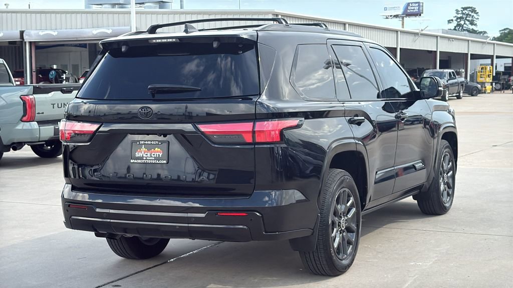 Used 2024 Toyota Sequoia Platinum AWD/4WD image 5