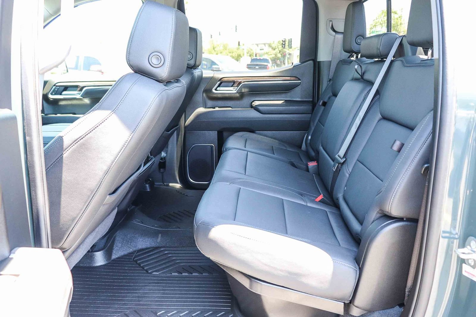 Used 2026 Chevrolet Silverado 1500 LT Trail Boss w/ Safety Package AWD/4WD image 17