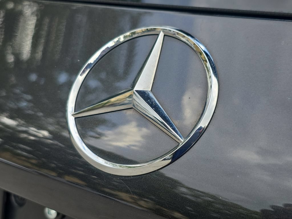 Used 2022 Mercedes-Benz GLC 300 4MATIC w/ AMG Line image 11