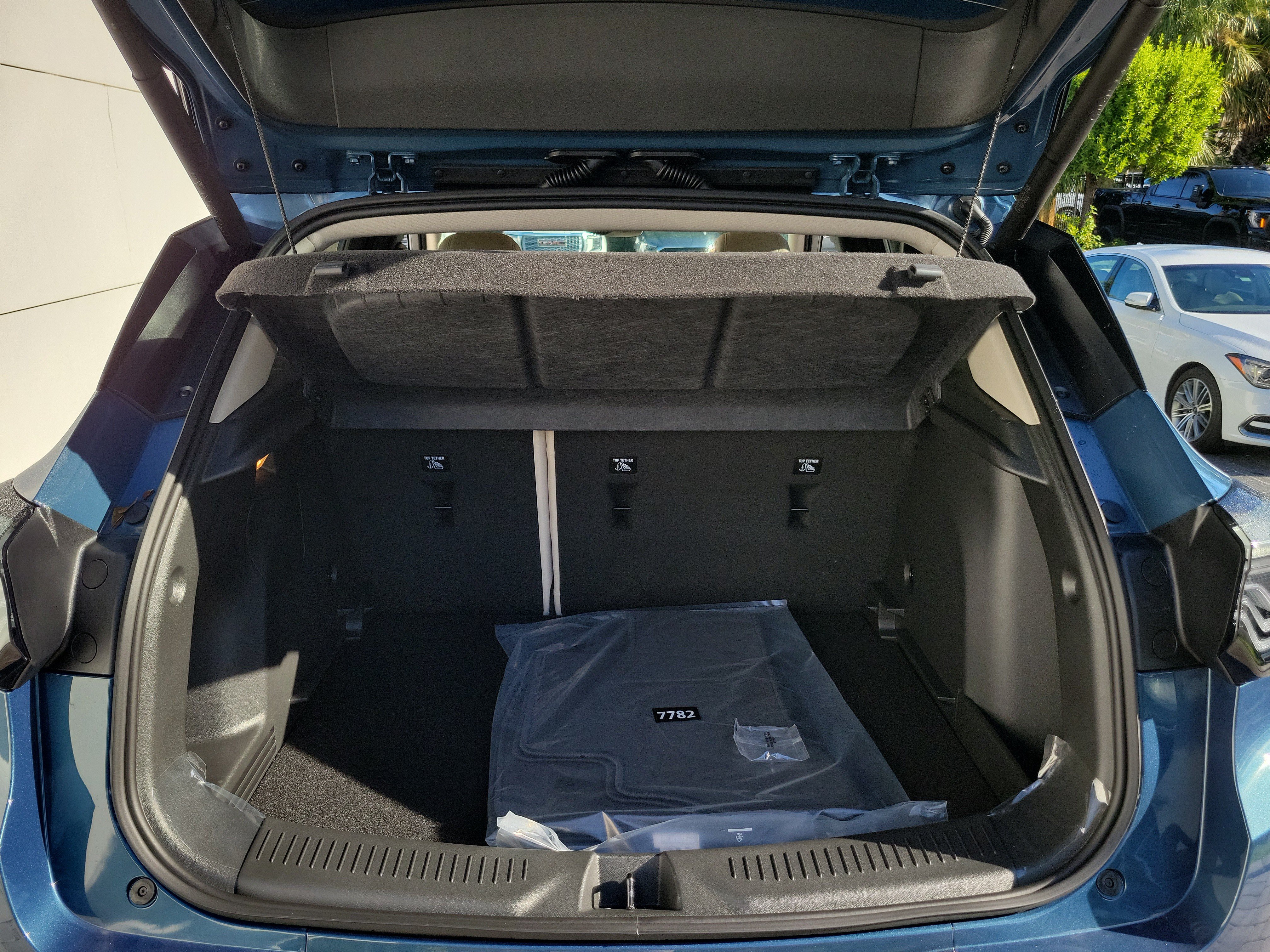 New 2026 Buick Encore GX Avenir w/ Avenir Technology Package FWD image 8