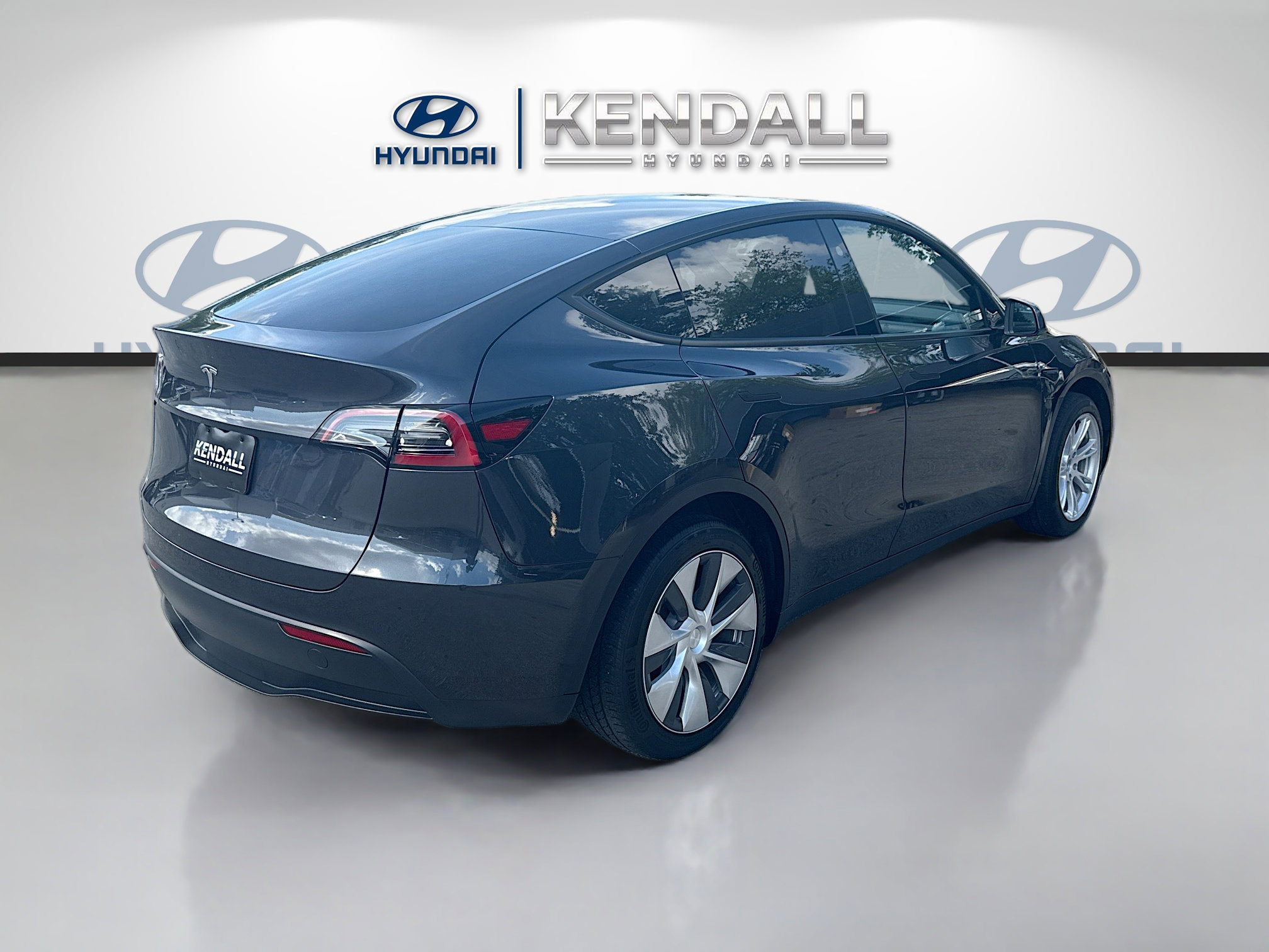 Used 2024 Tesla Model Y Long Range RWD image 6