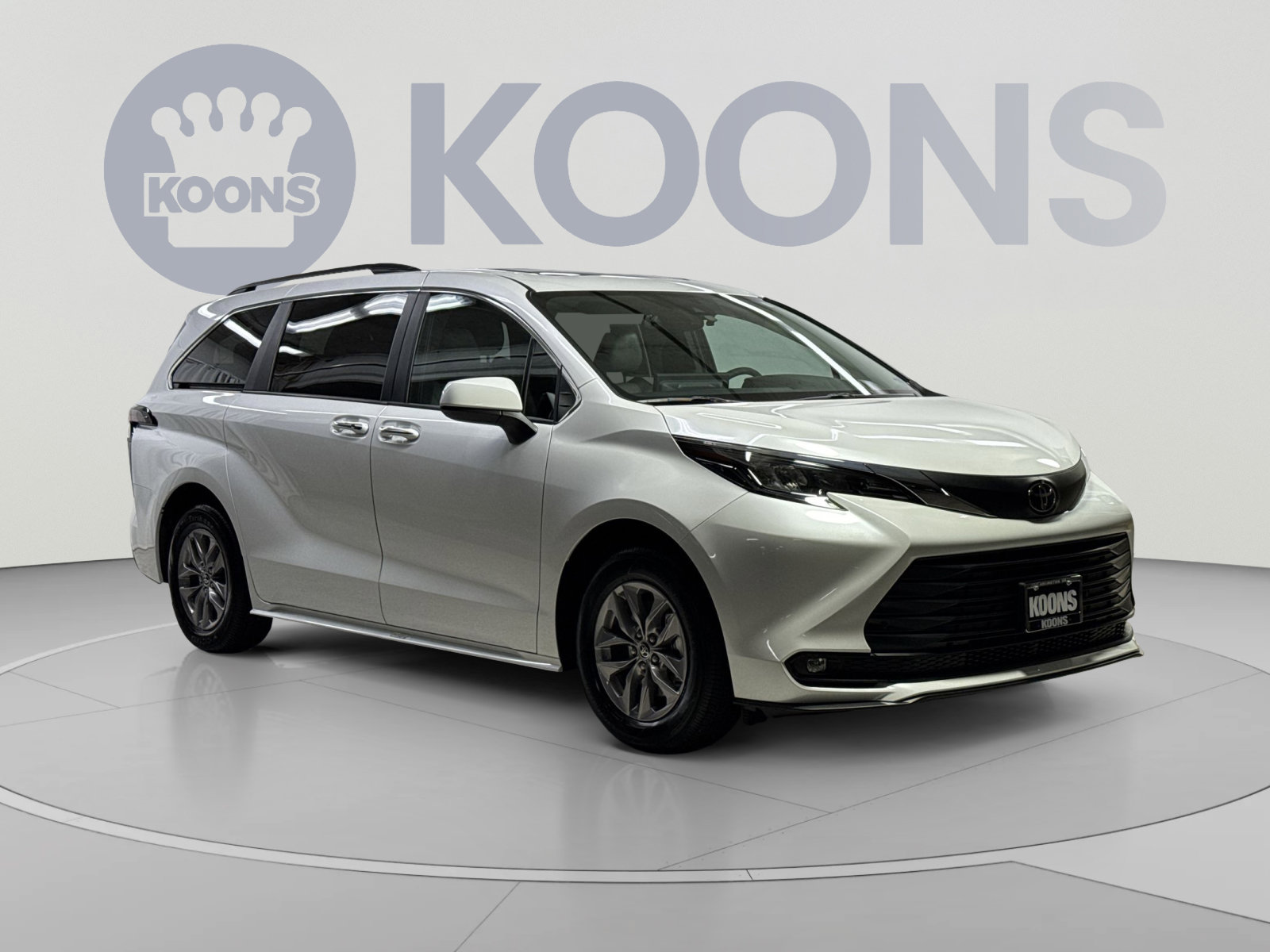 Used 2026 Toyota Sienna XLE FWD image 22